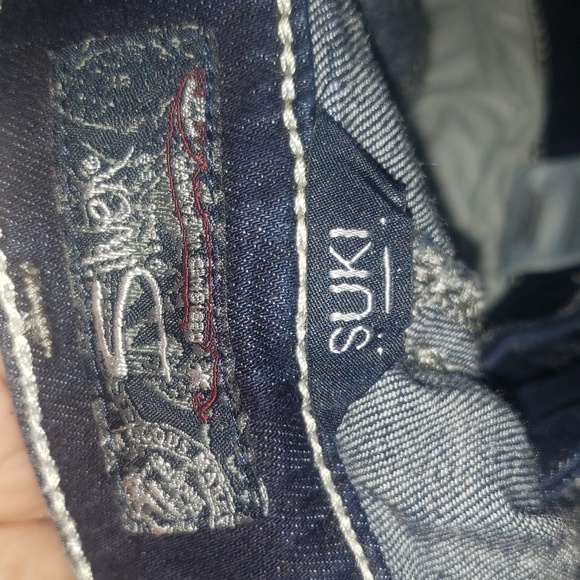 NEW!  Plus Size 24 Silver Jeans Suki Capri dark wash capris - Picture 6 of 9